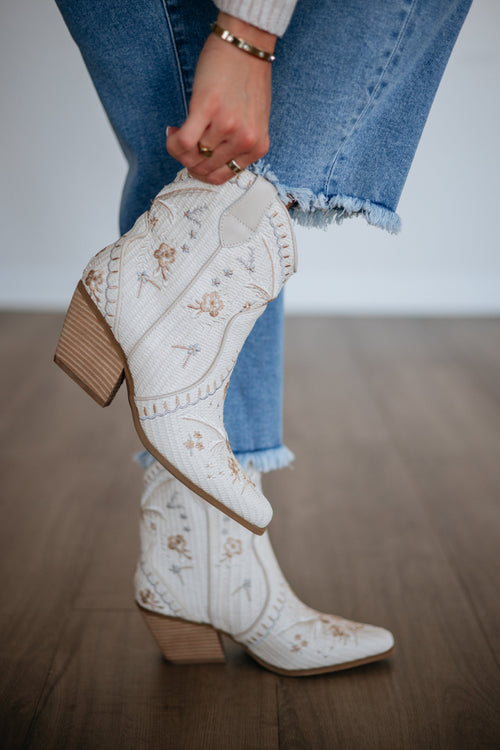 Dust & Daisies Cowgirl Boots